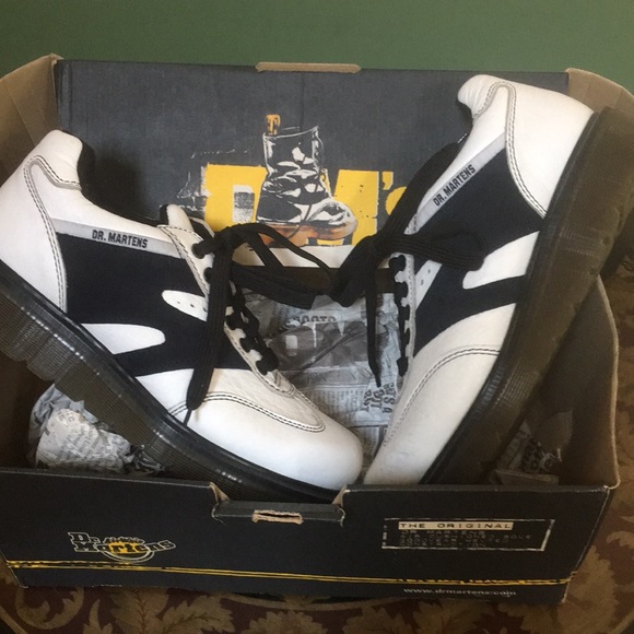 VTG Dr Martens England White/Navy Air Cushioned Chunky Bowling Casual Shoe 9W 8M - Picture 3 of 16